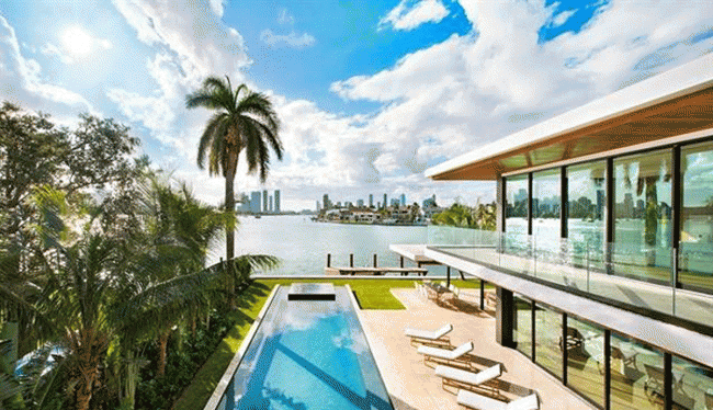  Former Formula 1 driver sold a waterfront home in the Venetian Islands for $17.29 M