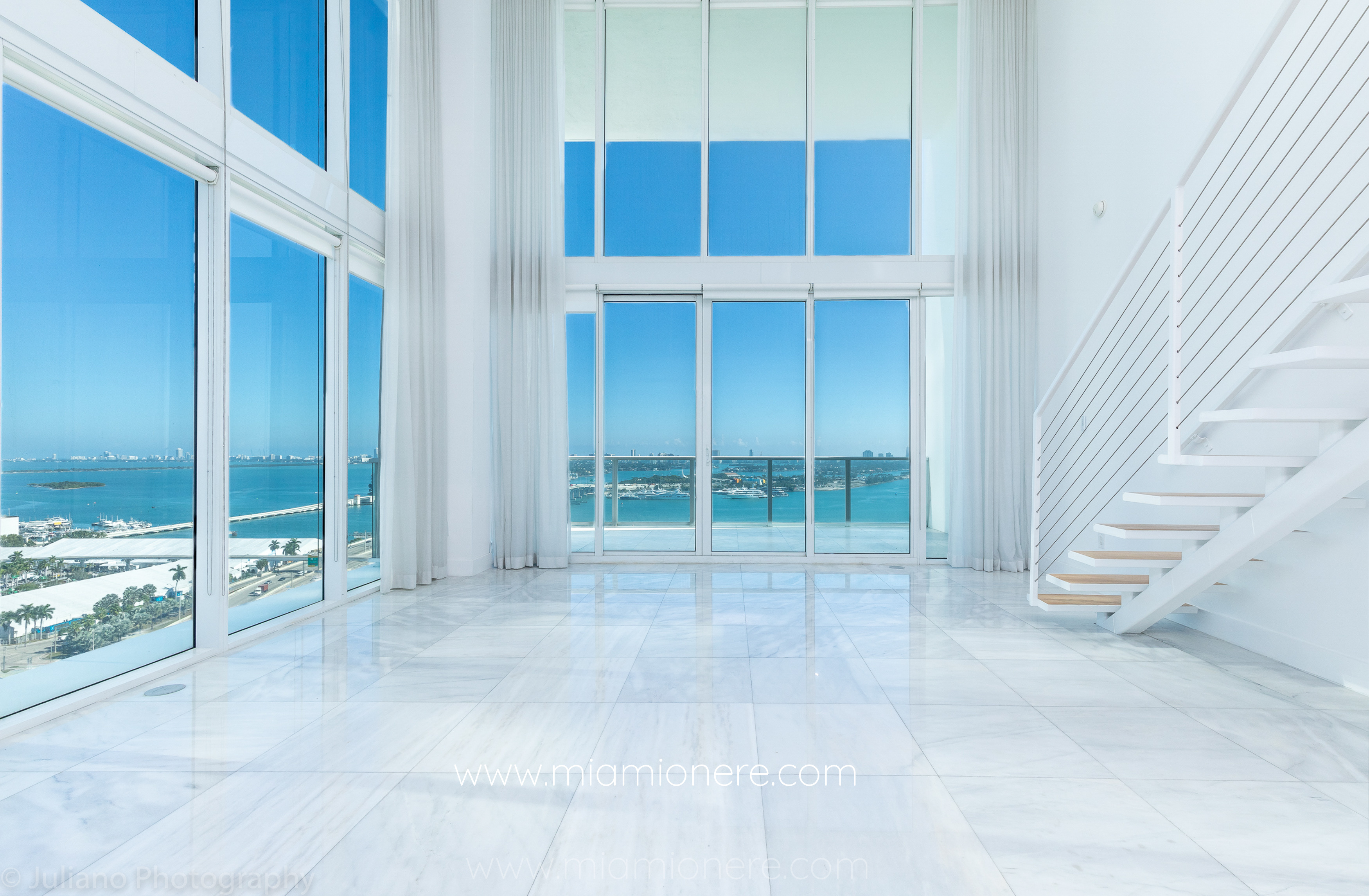 FOR RENT: TWO – STORY LOFT WITH AMAZING WATER VIEWS IN DOWNTOWN MIAMI