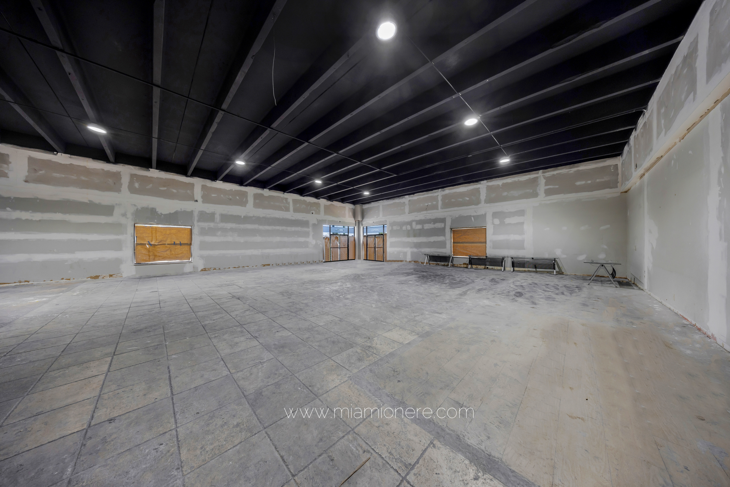 COMMERCIAL SPACE FOR LEASE AT DORAL