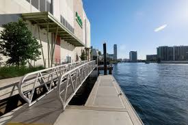 New! Publix Supermarket debuts boat dock in Hollywood Beach